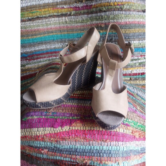 Strap sandals wedge heels size 9 - Picture 2 of 7